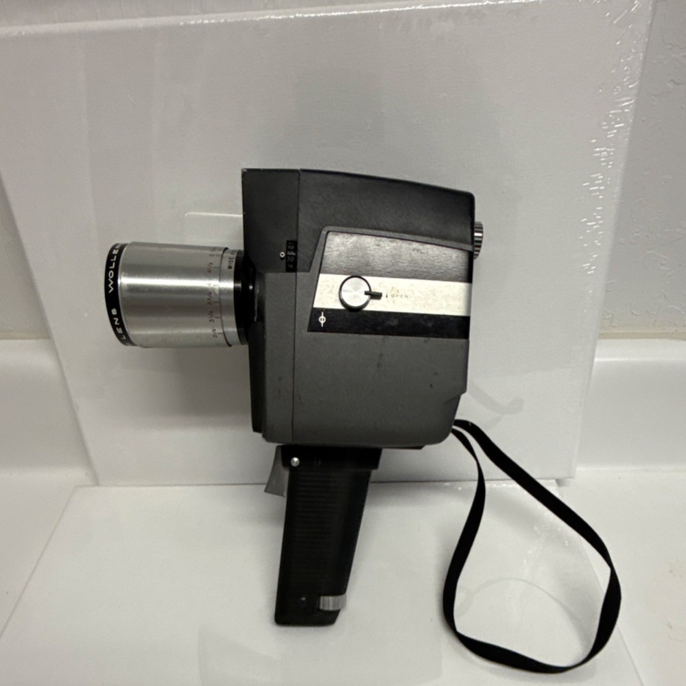 Revere Model 153 Reflex 8mm Spool Movie Camera Black Silver Vintage Film Camera